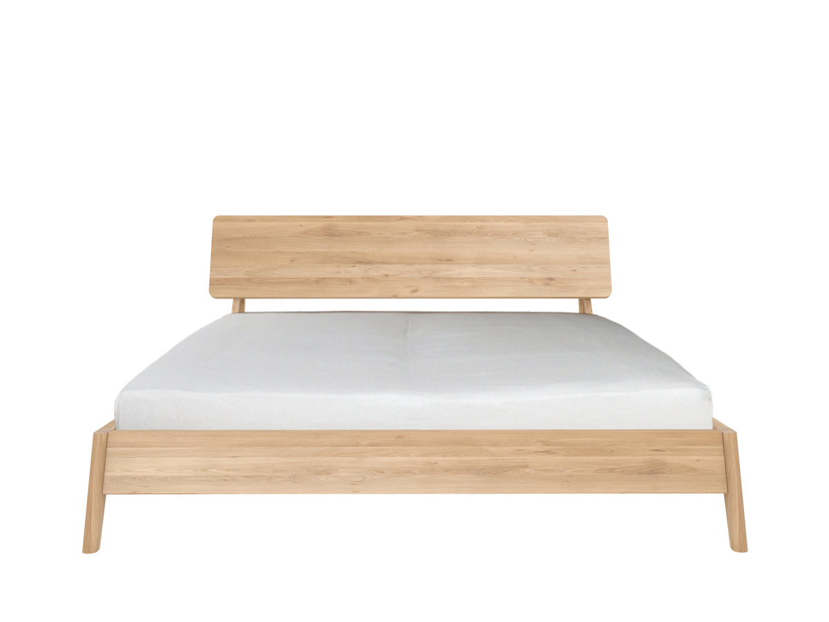 Ethnicraft Air Bett aus Eiche