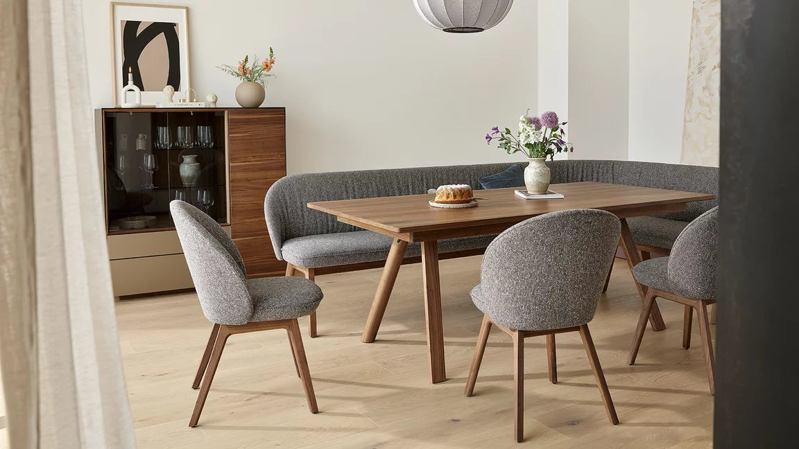 Team 7 taso Tisch in Nussbaum mit flor Stühlen