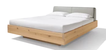 Team 7 nox Bett in Eiche Wild Weiöl mit Lederkopfteil